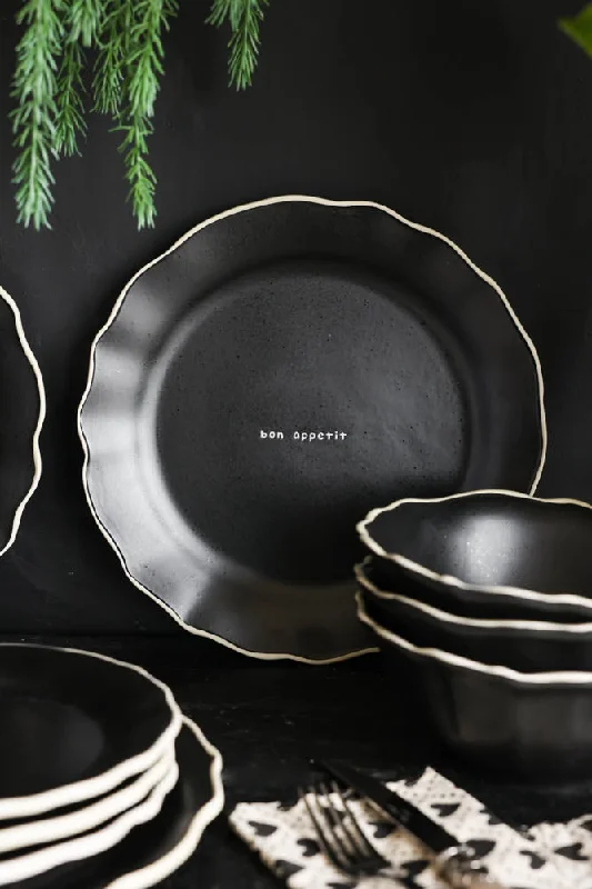 12 Piece Black Bon Appetit Dinner Set