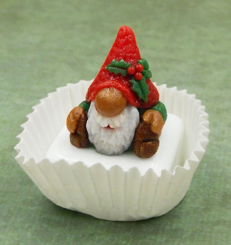 Christmas Gnome Petit Four Chocolate Treat (22-322W)