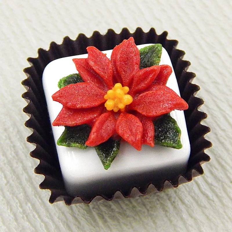 Christmas Poinsettia on White Chocolate (81-121W)